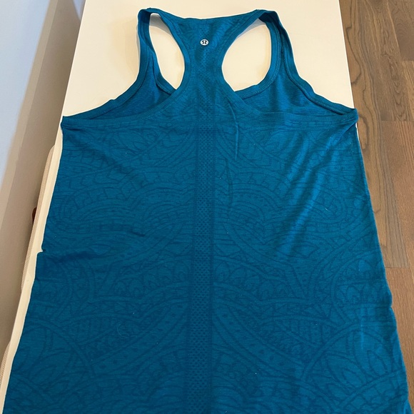 Lululemon Swiftly Racerback Tech Tank- Rare color and Pattern! - Picture 4 of 4